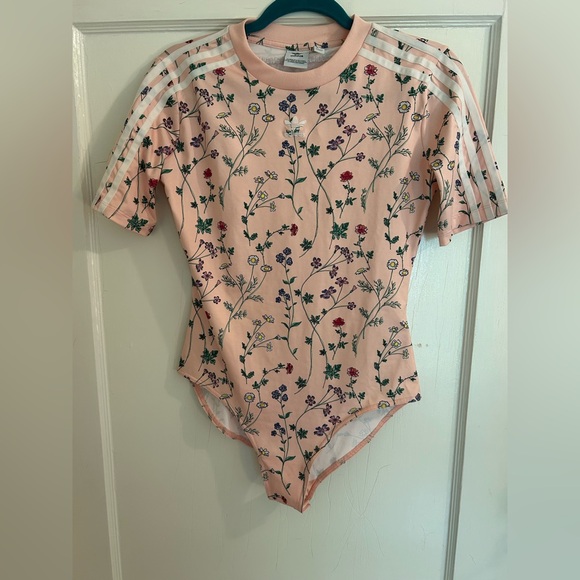 Adidas women’s peachy floral bodysuit with classic stripes size medium - Picture 1 of 9